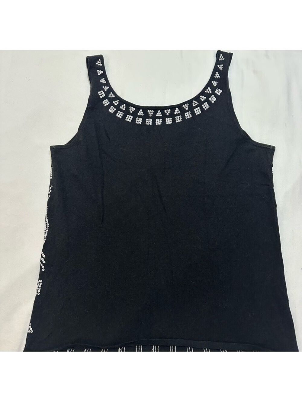 ADRIENNE VITTADINI BLACK & WHITE GEOMETRIC TANK TOP SIZE MEDIUM - Picture 5 of 9